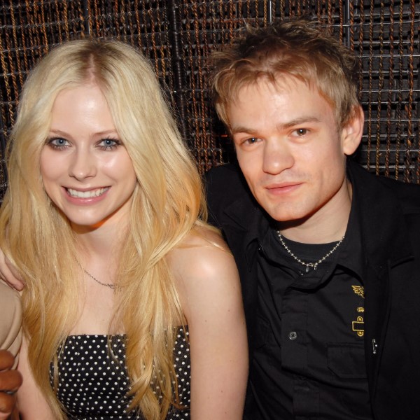 is avril lavigne married